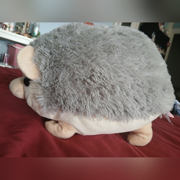 Oversized plush hedgehog - Picture 4 of 9